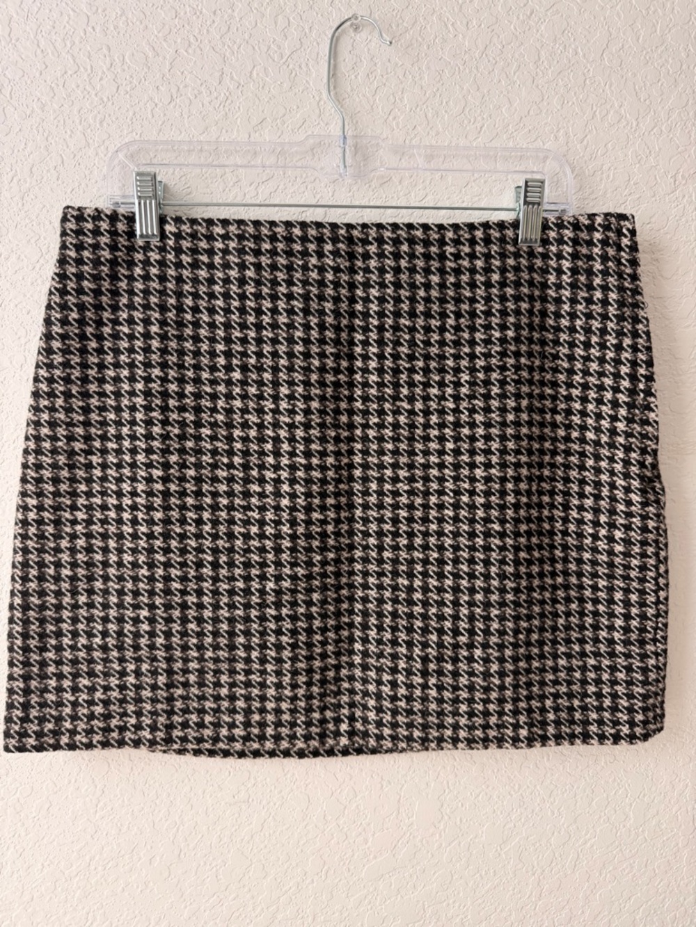 H&M Black Cream Houndstooth Mini Skirt | High Waist Preppy Chic Skirt